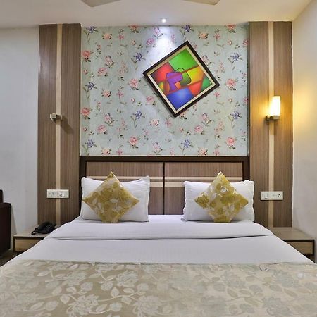 Hotel Kingston Ahmedabad Eksteriør billede