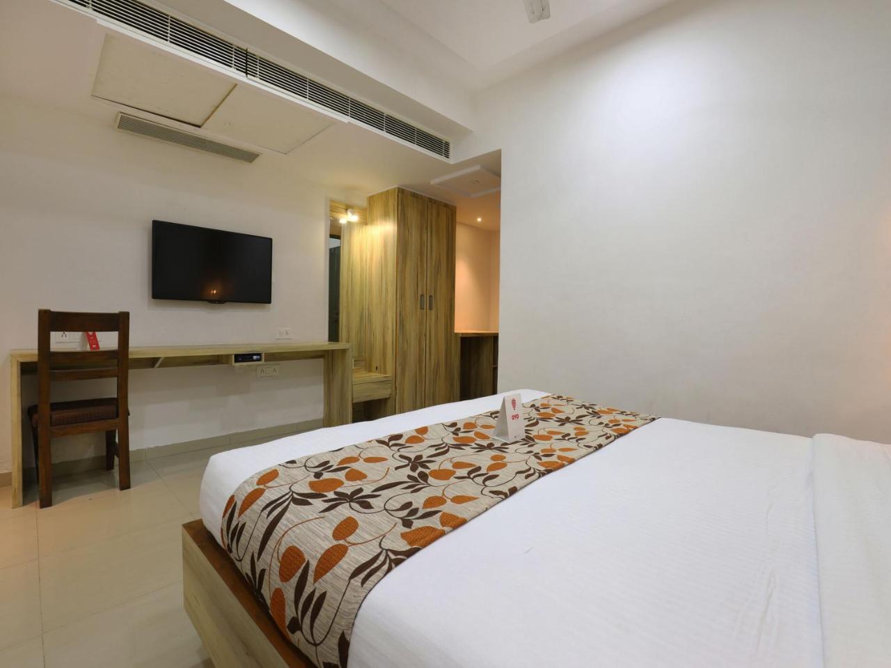 Hotel Kingston Ahmedabad Eksteriør billede