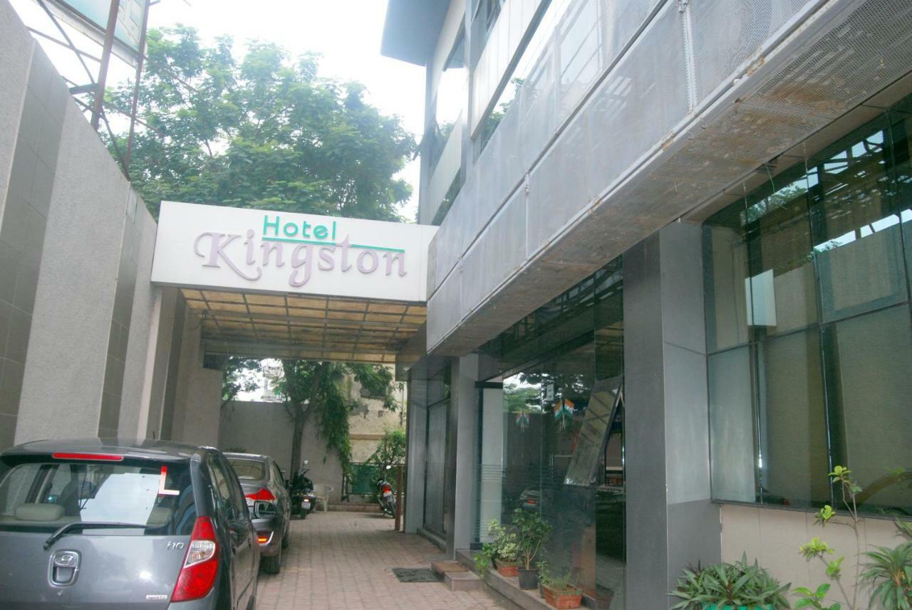 Hotel Kingston Ahmedabad Eksteriør billede